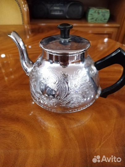 Заварочный чайник, сахарница, молочник, сливочник