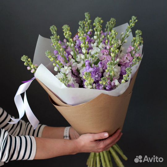 Букет с ароматной матиолой. Доставка цветов