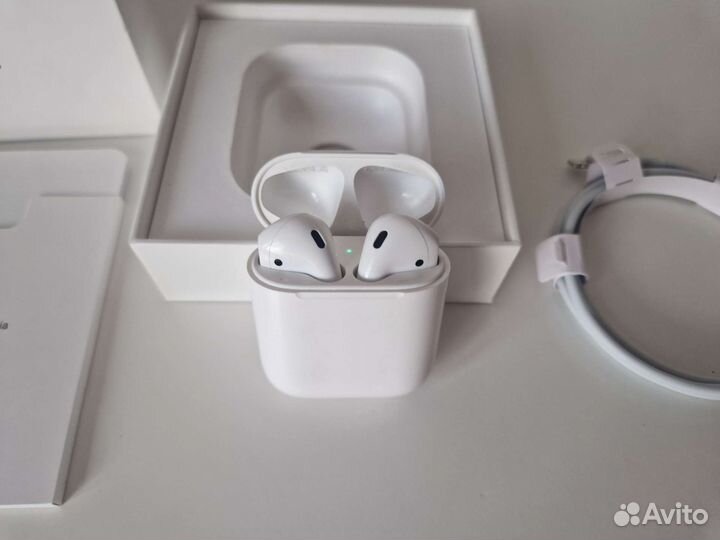 AirPods (2-го поколения)