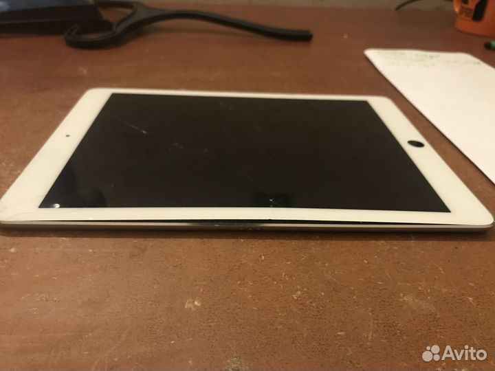 Apple iPad pro 9.7 inch celluar (sim)