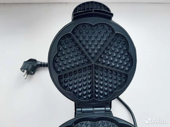 Вафельница Clatronic WA 3492