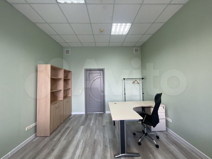 Офис в минуте от метро, 23.5 м²