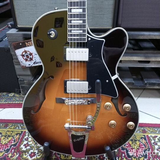 Электрогитара полуакустическая Cort Yorktown