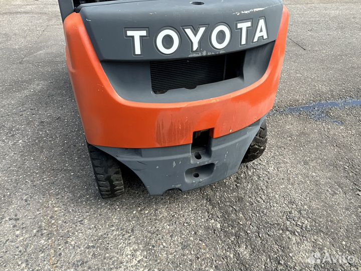 Вилочный погрузчик Toyota 02-8FGL10, 2012