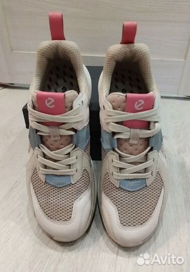 Кроссовки женские 38 размер новые