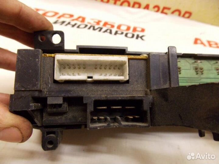 Блок управления климат-контролем Toyota Corolla 6