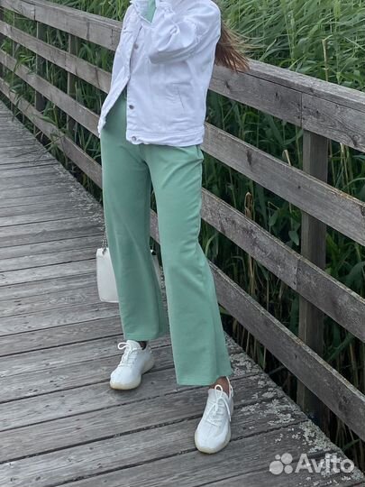 Женский спортивный костюм