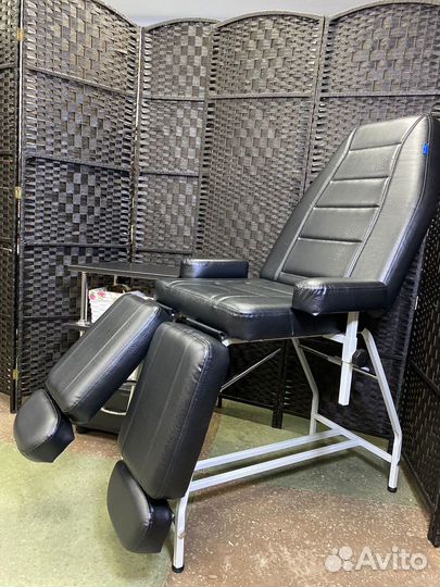 Педикюрное кресло черное механическое