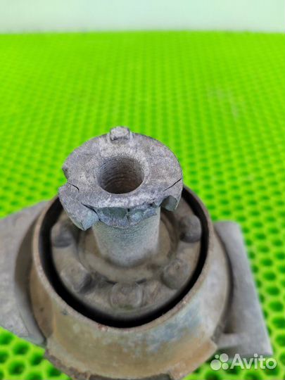 Подушка кпп передняя Opel Astra Gtc H Z16XER