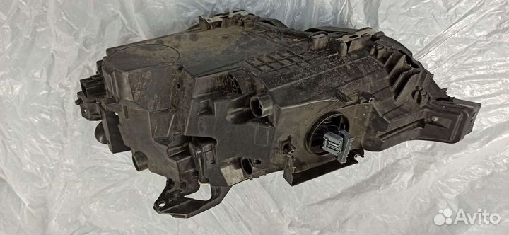 Фара передняя правая Volvo xc60