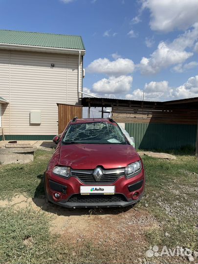 Renault Sandero Stepway 1.6 AT, 2017, битый, 65 000 км