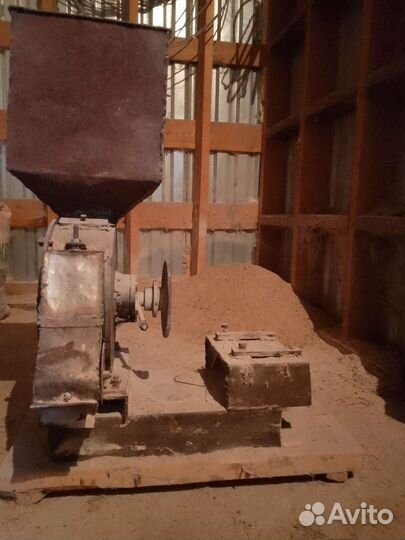 Крупорушка зернодробилка