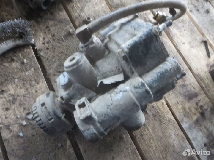 Кран управления тормозами прицепа MAN 81523016189