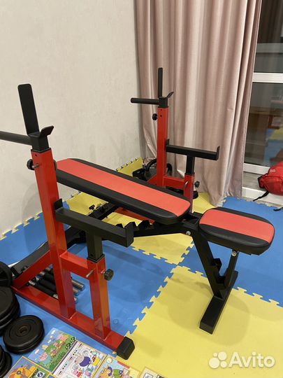 Скамья и стойка для жима и приседаний