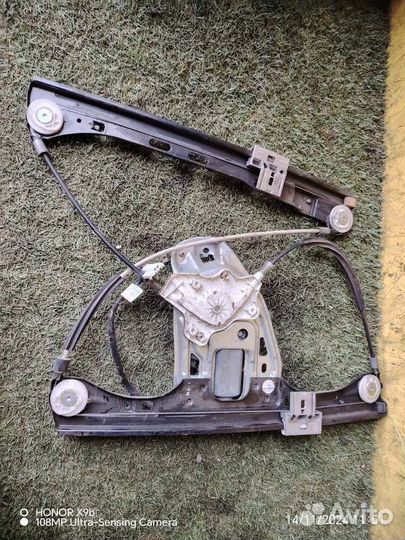 Электростеклоподъемник передний левый