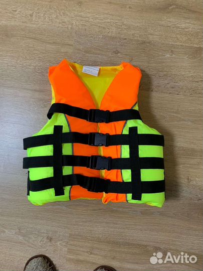 Спасательный жилет