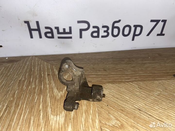 Кронштейн датчика коленвала шевроле ланос lanos