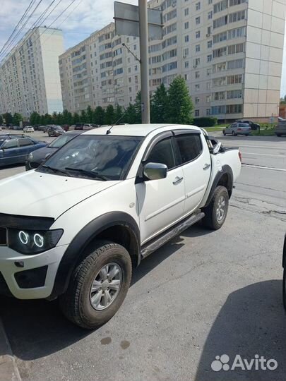 Mitsubishi L200 2.5 AT, 2012, 240 000 км