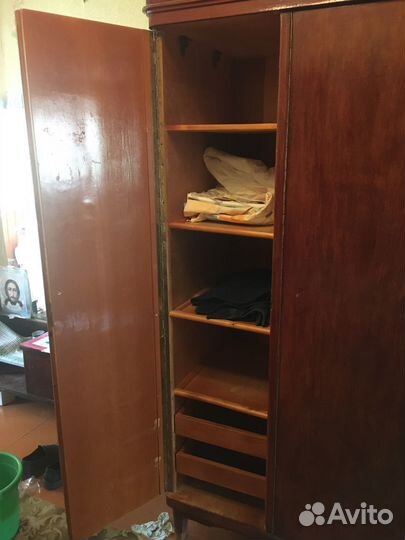 Шкаф
