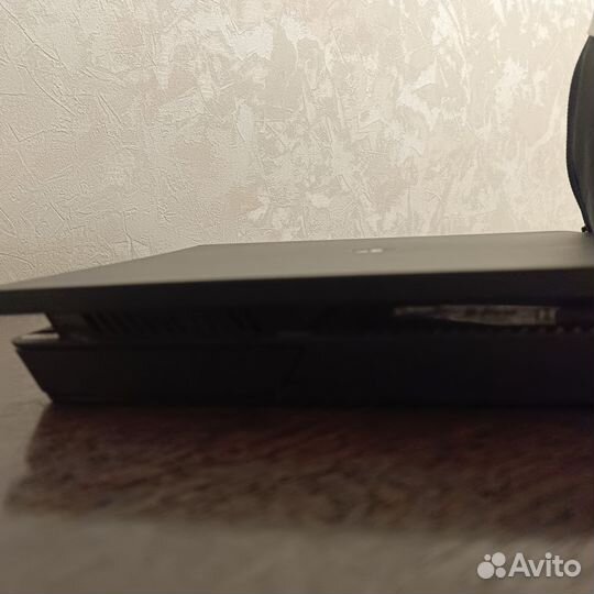 Игровая приставка ps4