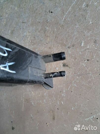 Бачок гидроусилителя на Audi A4 B6