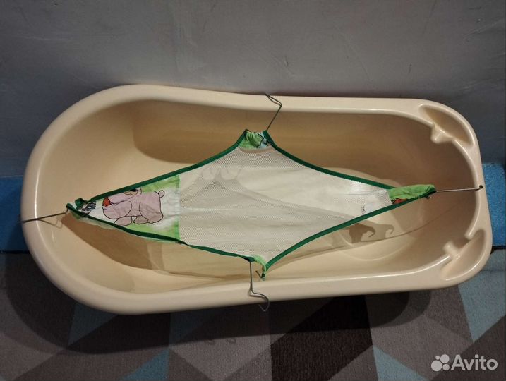 Ванночка для купания с горкой