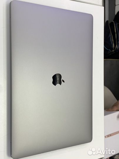 MacBook Pro 16 (2019) i92.4GHz 32/512 GB