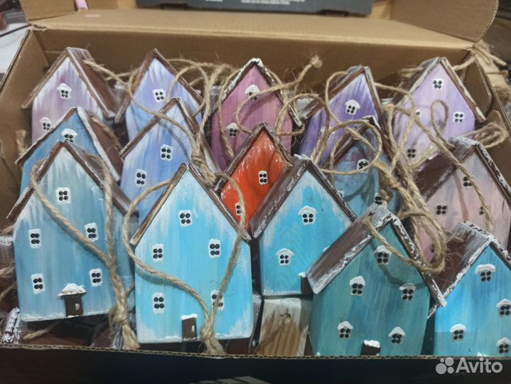 Новогодние игрушки на елку Домики из дерева