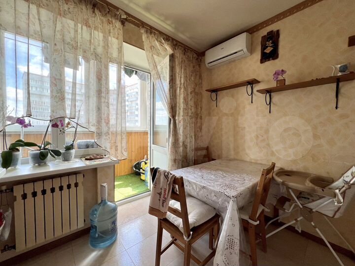 2-к. квартира, 52 м², 4/10 эт.