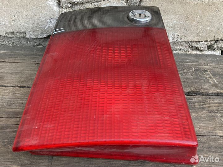 Задний правый фонарь ауди 100 с4