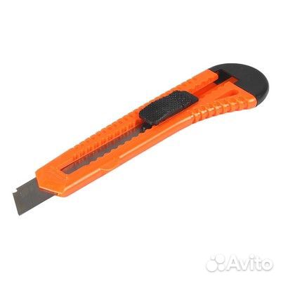 Нож с выдвижным сменным лезвием пластик 18мм (atay