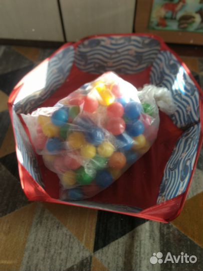 Сухой бассейн с шариками