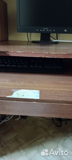 Компьютерный стол бесплатно