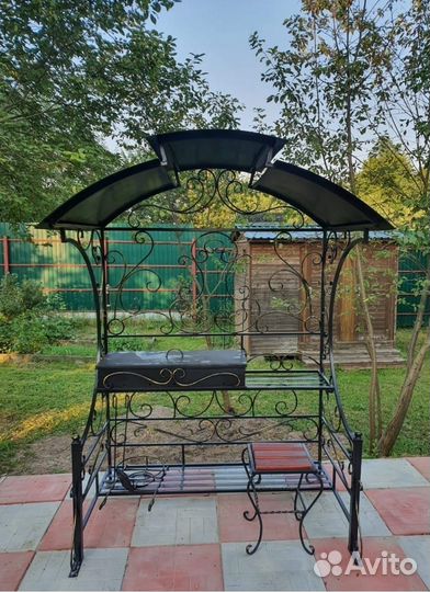 Мангал с крышей