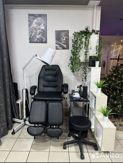 Маникюр, педикюр