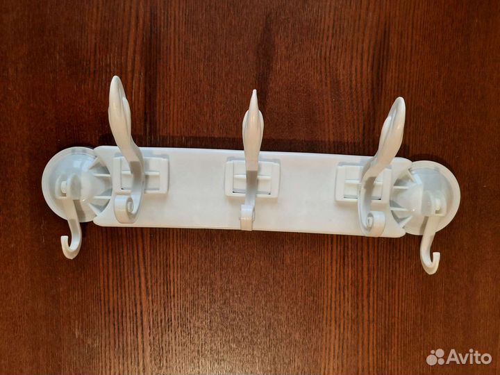 Вешалка для полотенец на присосках