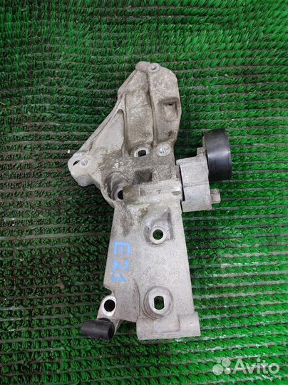 Кронштейн генератора Renault Clio 3 2006