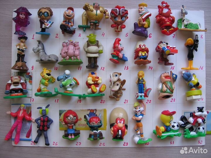 Много серий и единичек из киндер-сюрпризов