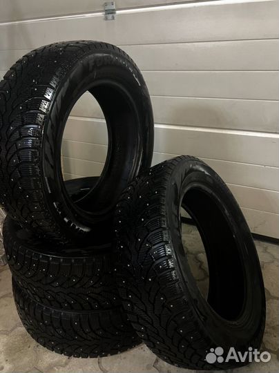 Pirelli Formula Ice 215/60 R17