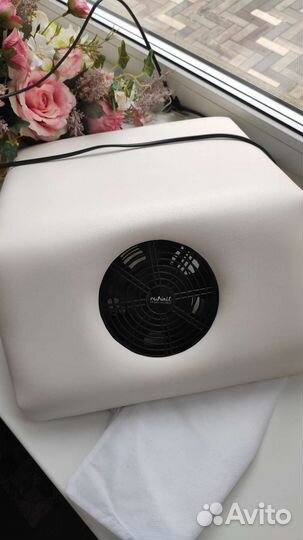 Пылесос для маникюра настольный