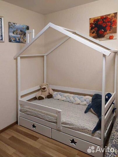 Кроватка MY place из массива с бортикомТеремок для