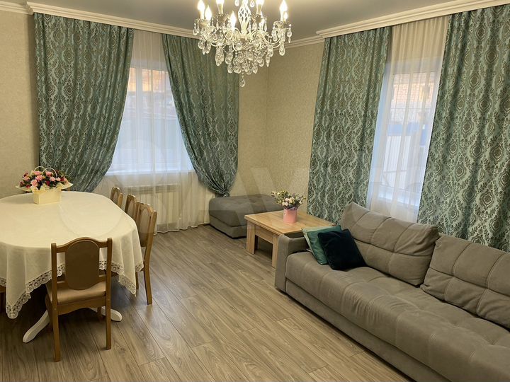 Коттедж 180 м² на участке 4 сот.