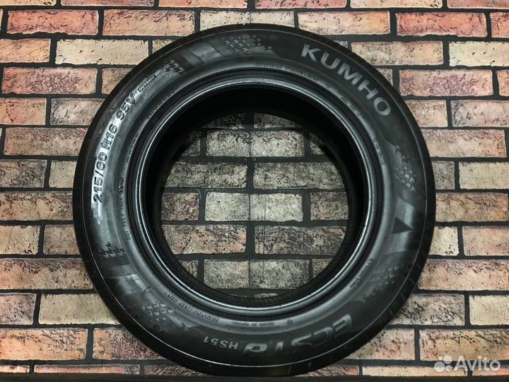 Kumho Ecsta HS51 215/60 R16 95V