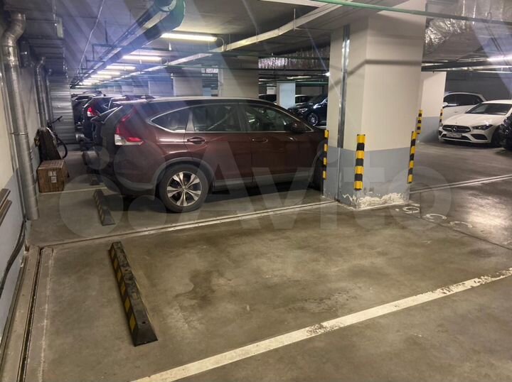 Машиноместо, 12 м²