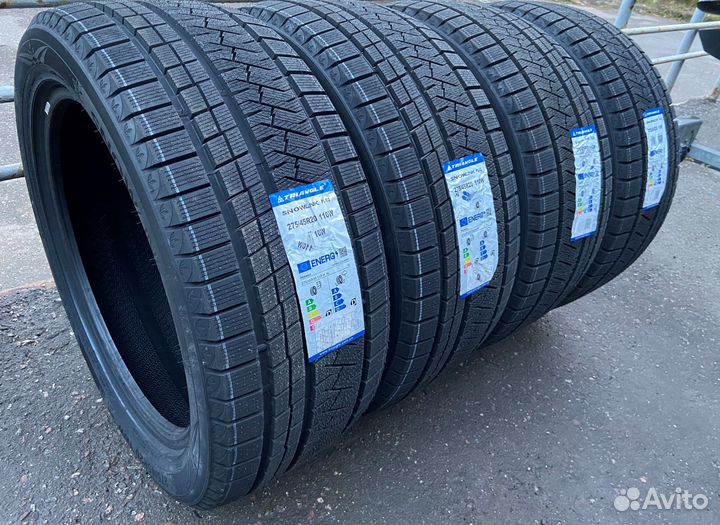 Triangle PL02 275/45 R20 110W