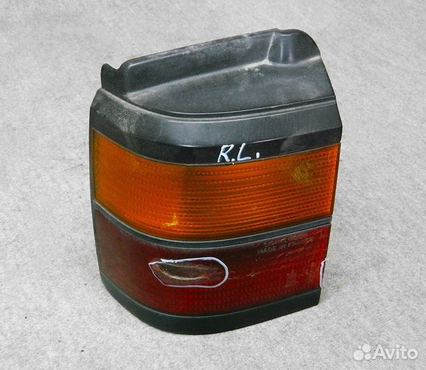 Фонарь левый наружный VW Passat B3 универсал (дефе