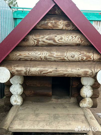 Дом из оцилиндрованного бревна для твоего питомца