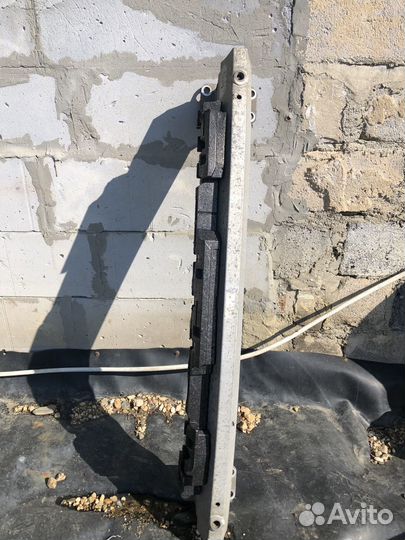 Усилитель заднего бампера порш каен.Туарег