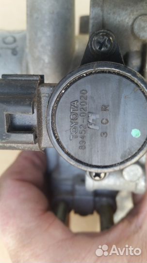 Заслонка toyota matrix 1.8 02-08год