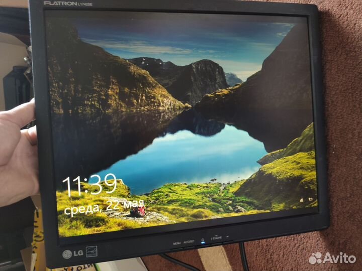 Монитор LG Flatron L1742SE-BF